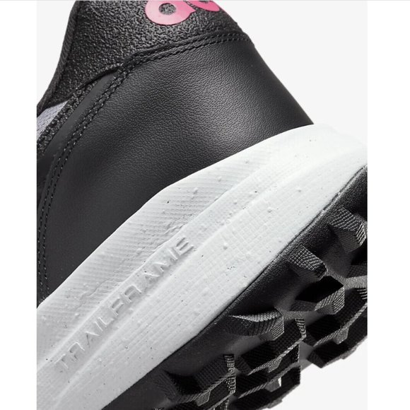 Athletic_Shoes